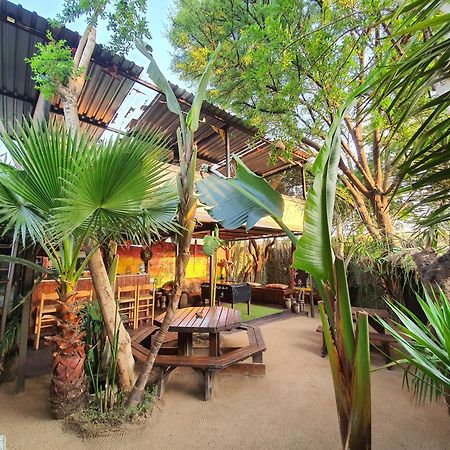 Albergue Lebo'S Soweto Backpackers Exterior foto