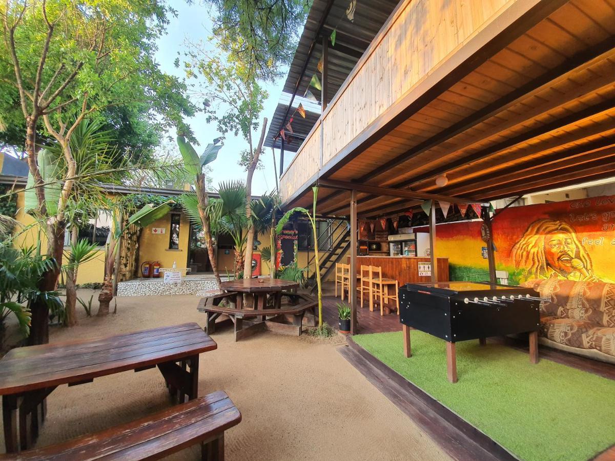 Albergue Lebo'S Soweto Backpackers Exterior foto