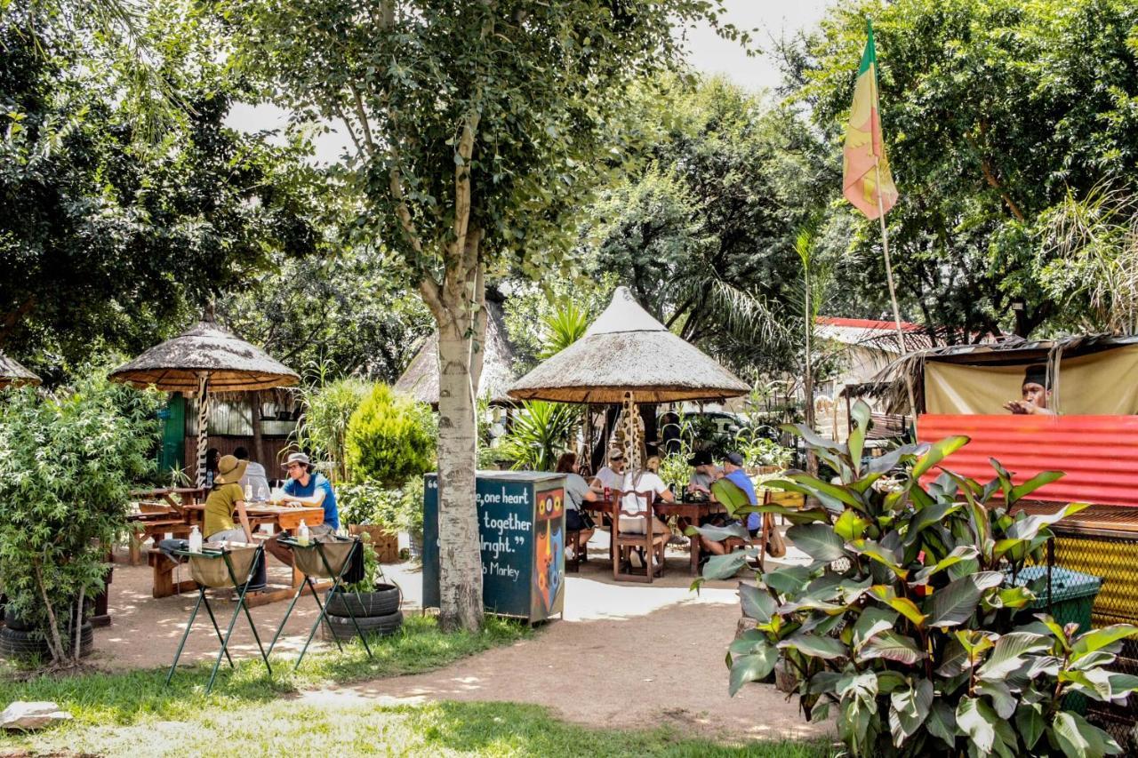 Albergue Lebo'S Soweto Backpackers Exterior foto