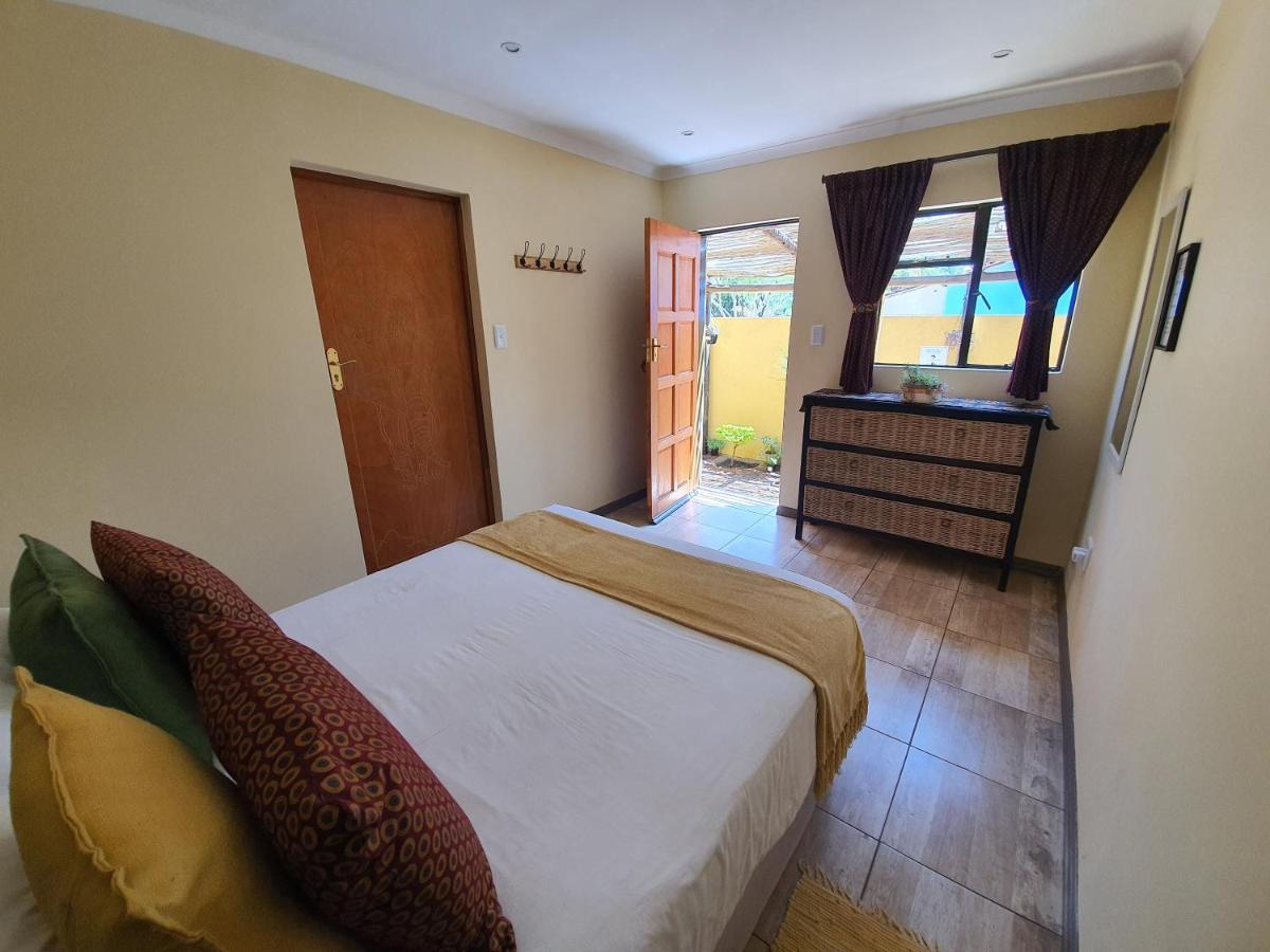 Albergue Lebo'S Soweto Backpackers Exterior foto
