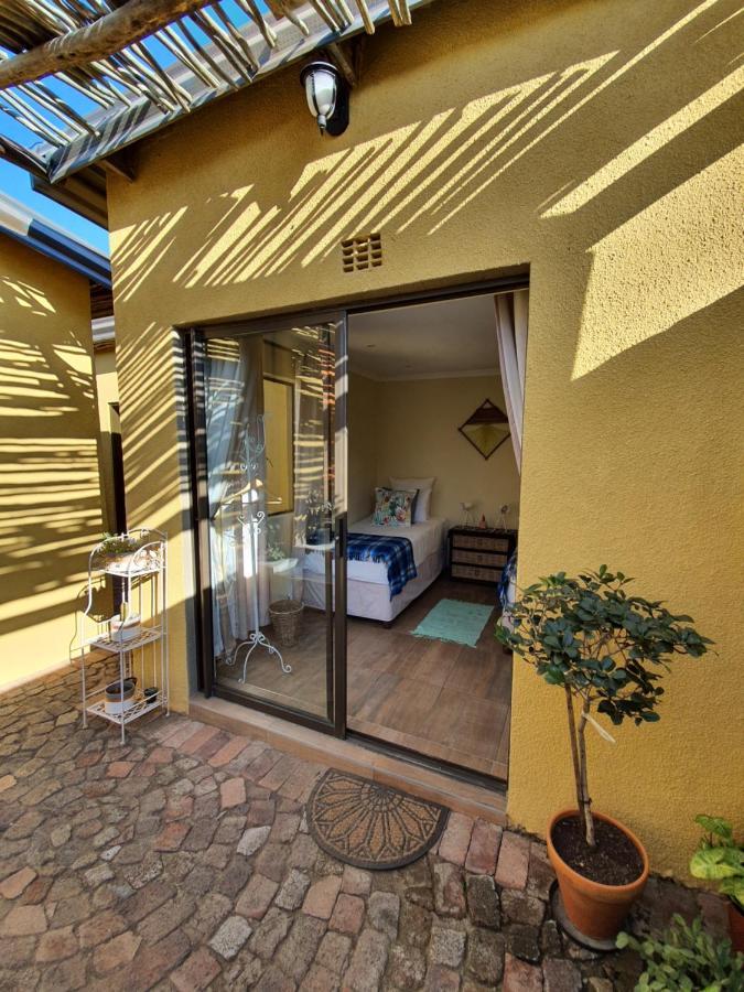Albergue Lebo'S Soweto Backpackers Exterior foto