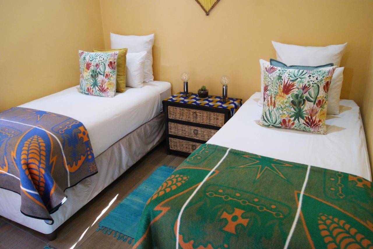 Albergue Lebo'S Soweto Backpackers Exterior foto