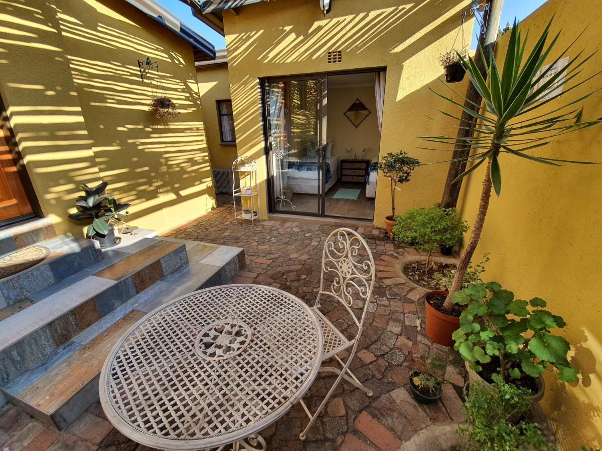 Albergue Lebo'S Soweto Backpackers Exterior foto