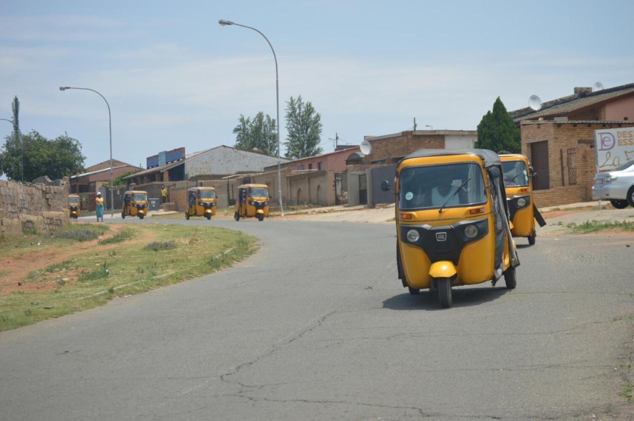 Albergue Lebo'S Soweto Backpackers Exterior foto