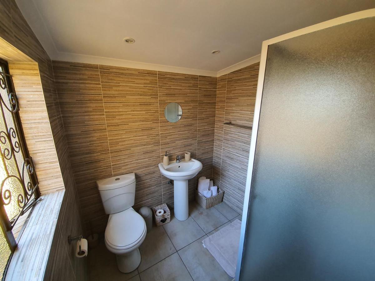 Albergue Lebo'S Soweto Backpackers Exterior foto