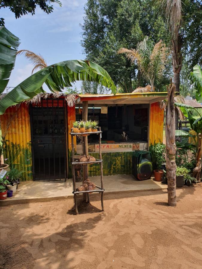 Albergue Lebo'S Soweto Backpackers Exterior foto