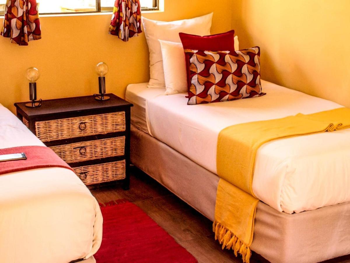 Albergue Lebo'S Soweto Backpackers Exterior foto